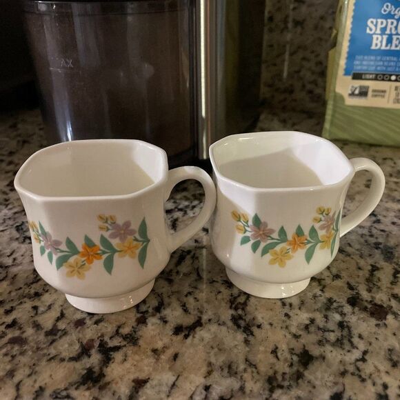 Royal Bengal Fine Bone China Flower Espresso Mug Pair, 2 small mugs, MOD RETRO - Picture 2 of 10